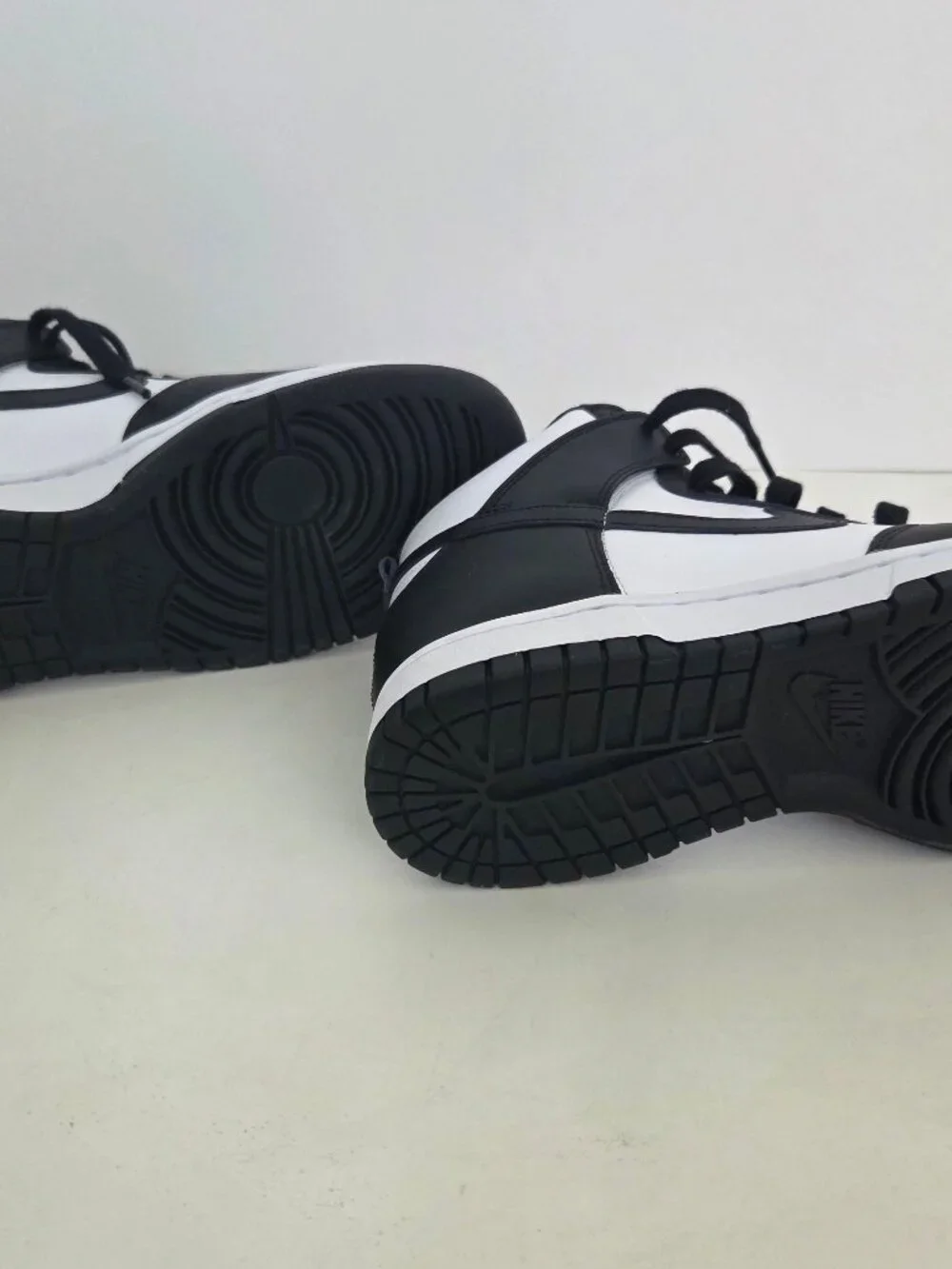 Nike Dunk High Womens 9 Sneakers Black White Panda Shoes Casual 80s Retro - New